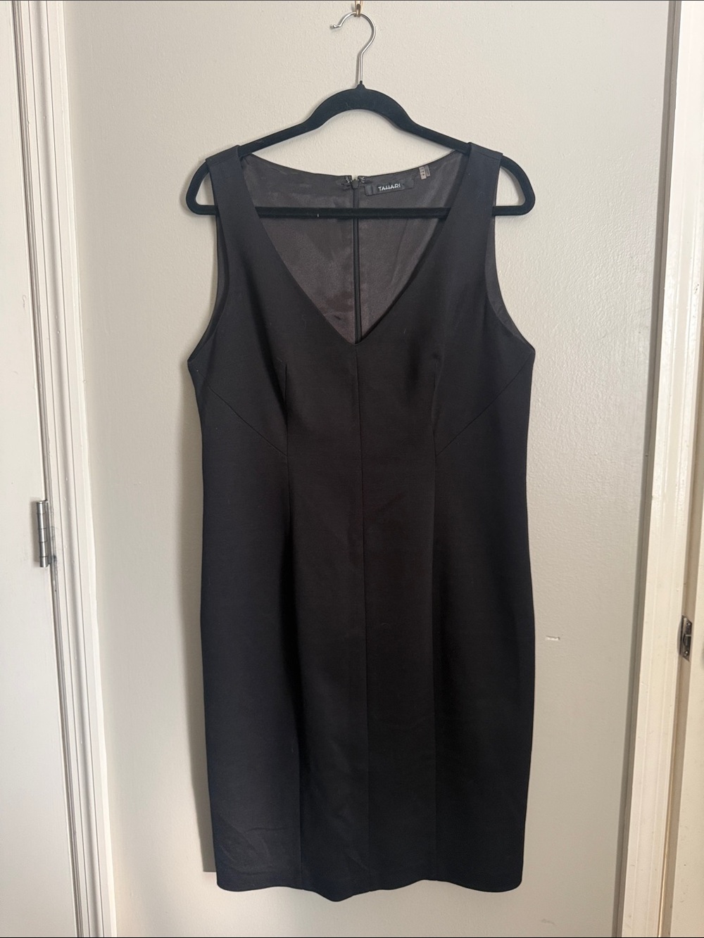 Tahari Black V-Neck Sleeveless Sheath Dress
